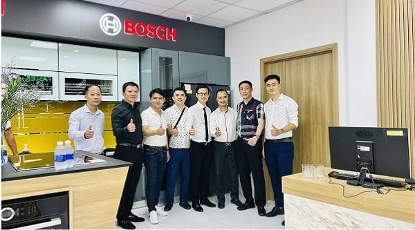 Bosch đến thăm và làm việc tại Bếp 365