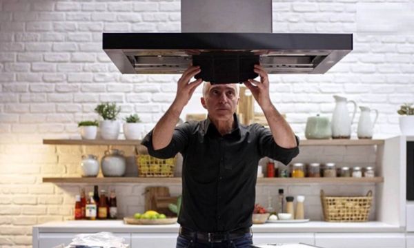 Thay than hoạt tính máy hút mùi faster