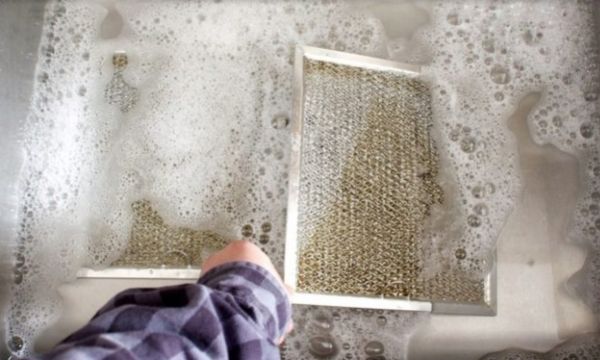 Vệ sinh TẤM LỌC DẦU MỠ