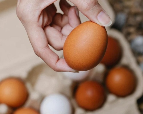 Lưu ý về việc bảo quản. trứng trong tủ lạnh