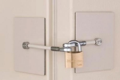 Có nên sử dụng khóa tủ lạnh chống trộm