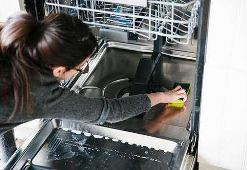 Hướng dẫn cách vệ sinh máy rửa bát đơn giản tại nhà