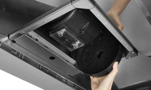 Thay bộ lọc than hoạt tính máy hút mùi Bosch