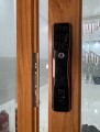 Khóa cửa thông minh tự động Demax SL668 AC gắn cửa
