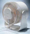 Quạt để bàn và treo tường USB Tiross TS2283-trắng